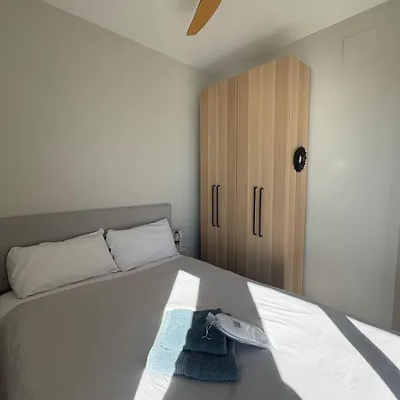 Ocean Sounds, La Roca, 2 Bdr, Pool, Lift * Torremolinos