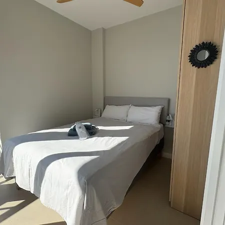 Ocean Sounds, La Roca, 2 Bdr, Pool, Lift Appartement