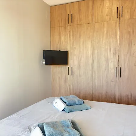 Ocean Sounds, La Roca, 2 Bdr, Pool, Lift *